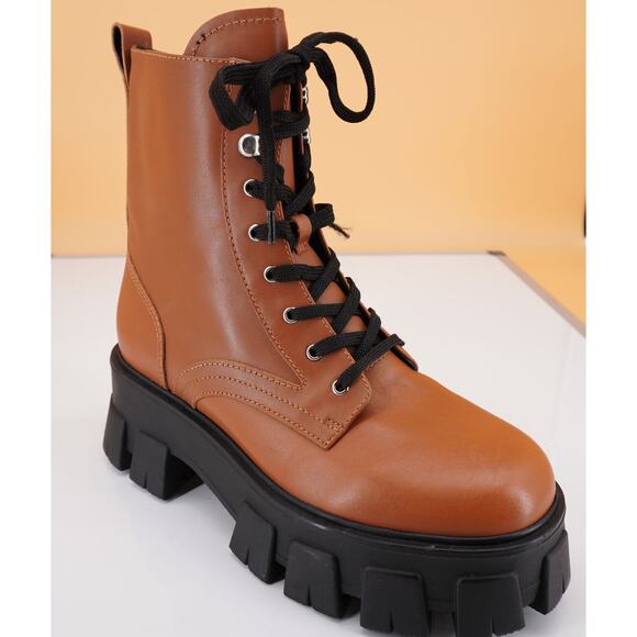 Marc FisherHappy Brown Leather Lace Up Combat Ankle Boot SZ 8 biker Lug platform - Picture 1 of 12